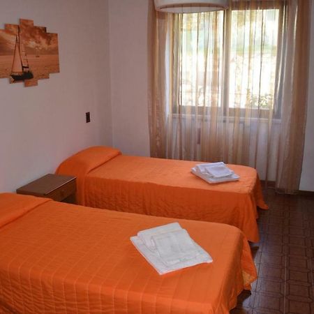 Casa Vacanze Ester Brenzone sul Garda Exteriör bild