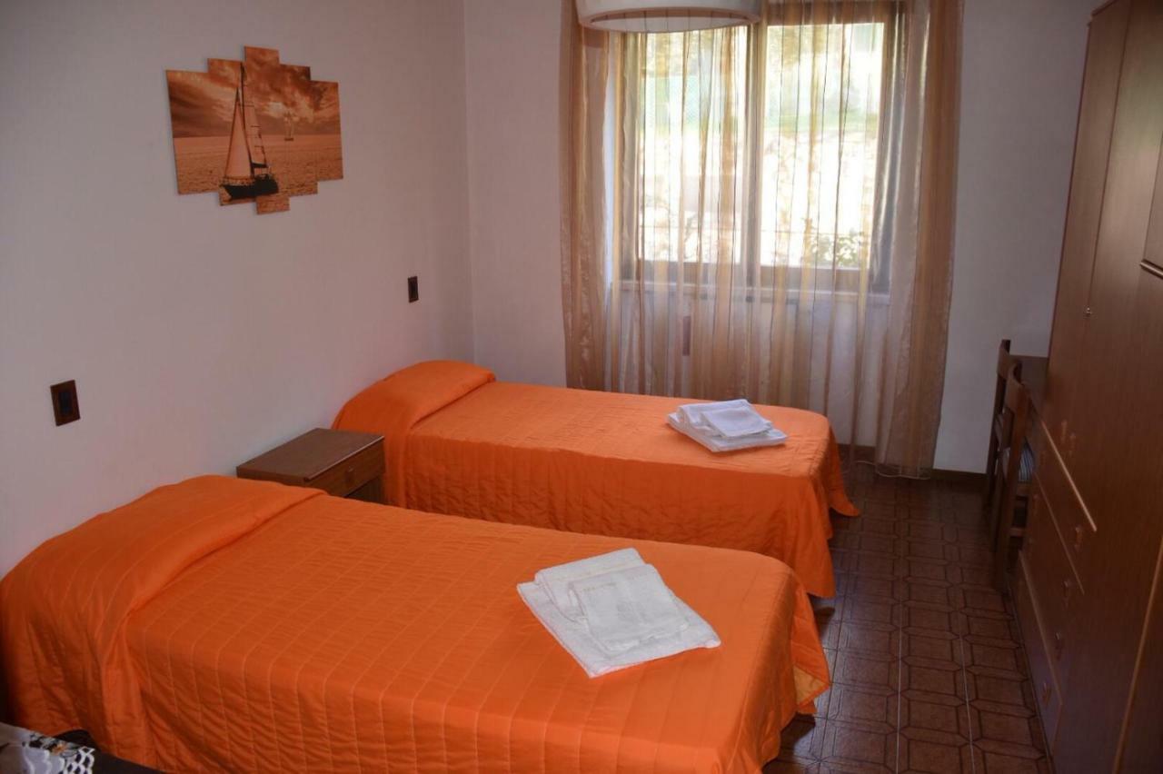 Casa Vacanze Ester Brenzone sul Garda Exteriör bild