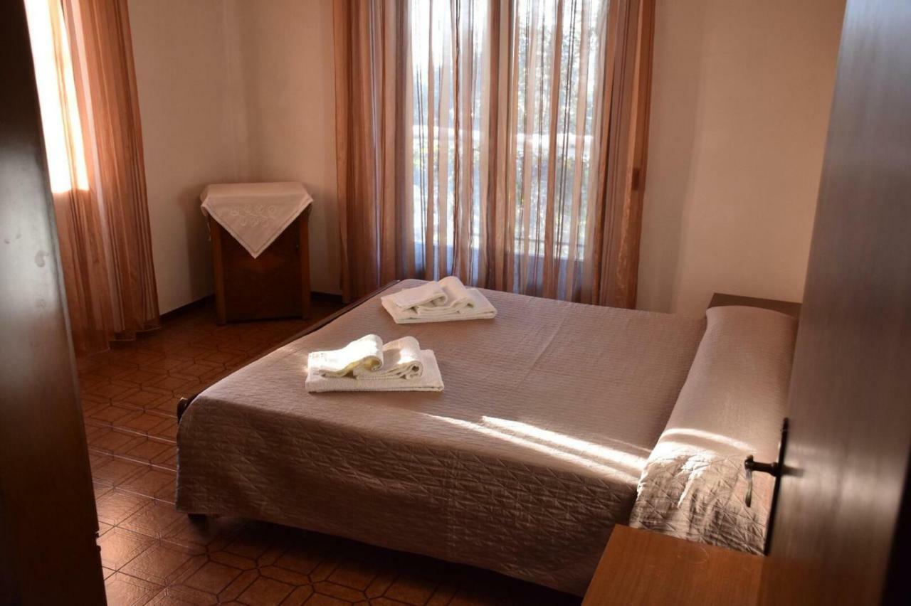 Casa Vacanze Ester Brenzone sul Garda Exteriör bild